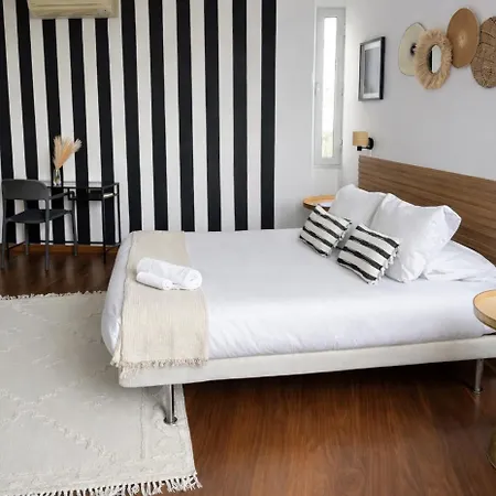 Lisbon Airport Stay 'Ac, Comfort & Convenience ゲストハウス リスボン